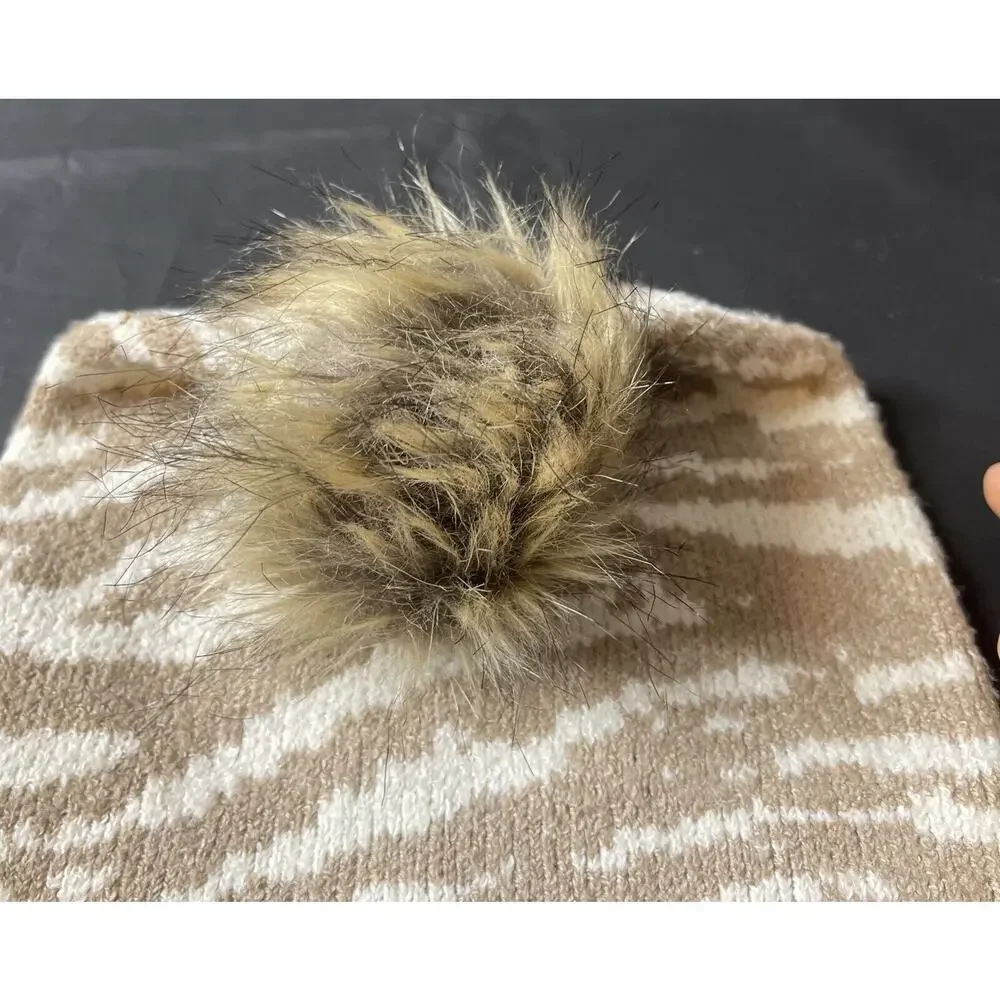 Christian Siriano Hat Beanie Women’s One‎ Size Beige White Animal Print Pom Pom
